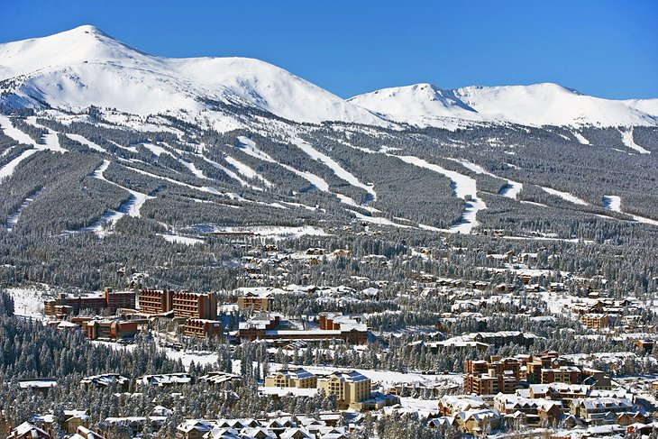 16 Best Christmas Towns in Colorado