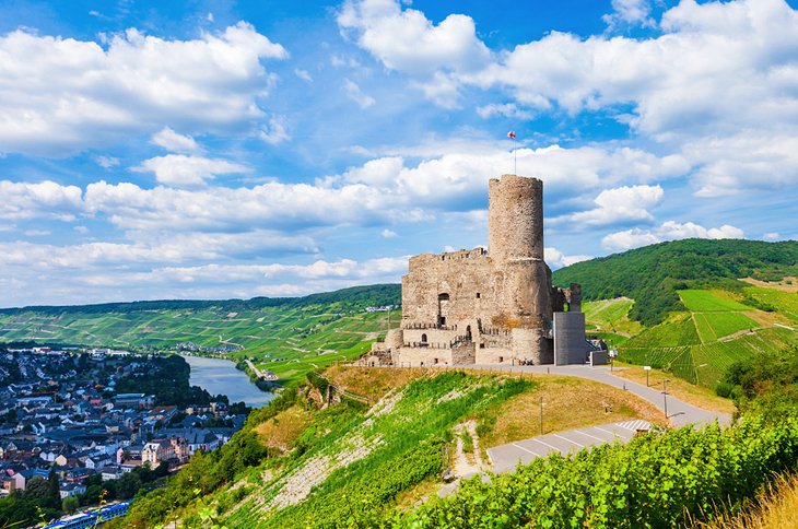 Landshut Castle above Bernkastel-Kues