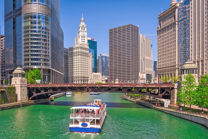 A sightseeing cruise through downtown Chicago