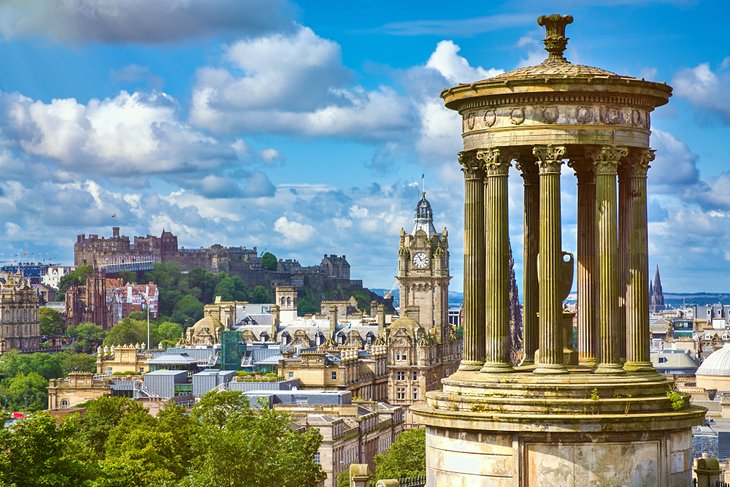 Panoramic view of Edinburgh