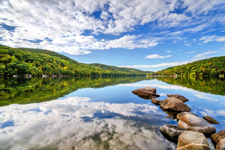 18 Best Lakes in Connecticut | PlanetWare