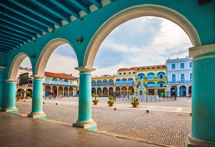 Plaza Vieja, Havana