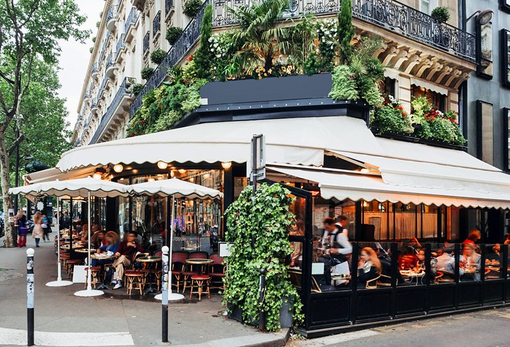 Café on Boulevard Saint-Germain