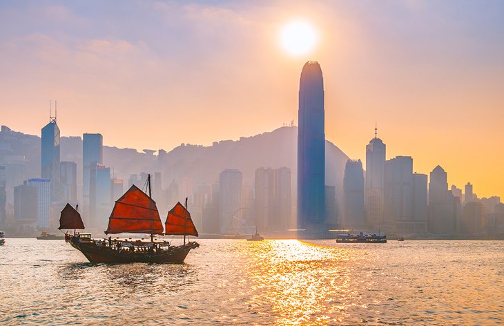 Junk boat in Victoria Harbour