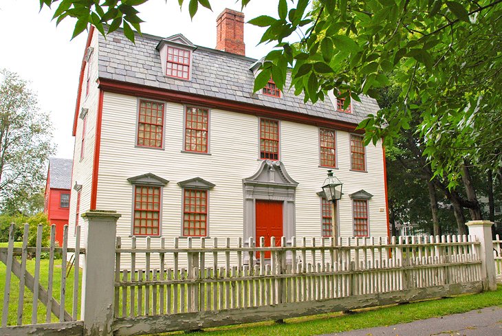 Old colonial home in Deerfield