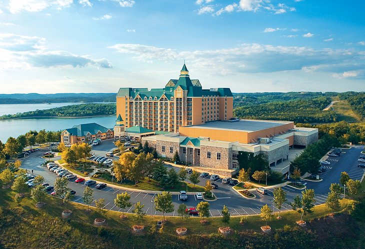 Photo Source: Chateau on the Lake Resort Spa & Convention Center
