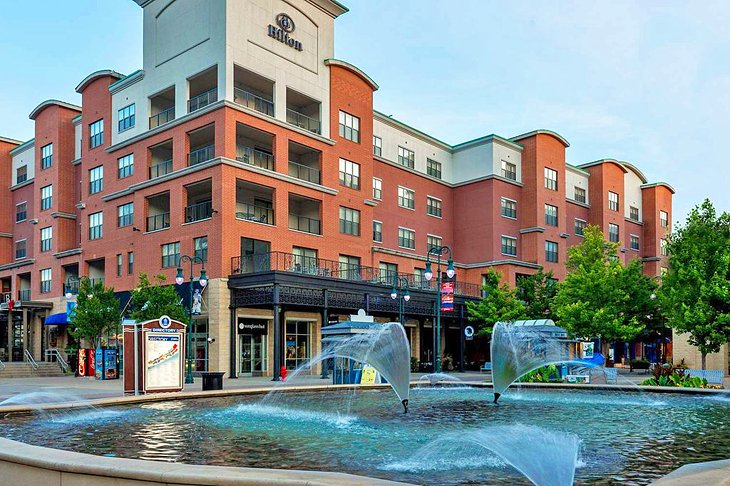 Source de la photo : Promenade Hilton à Branson Landing