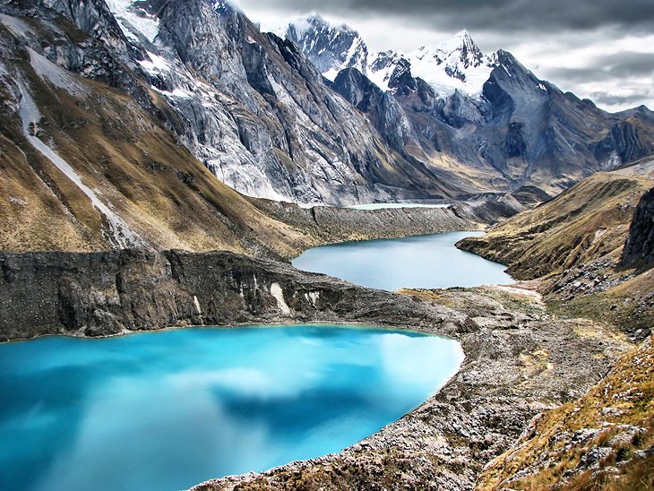 Mountain scenery on the Cordillera Huayhush Trek