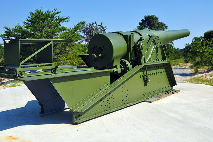 Historic cannon at Fort Miles