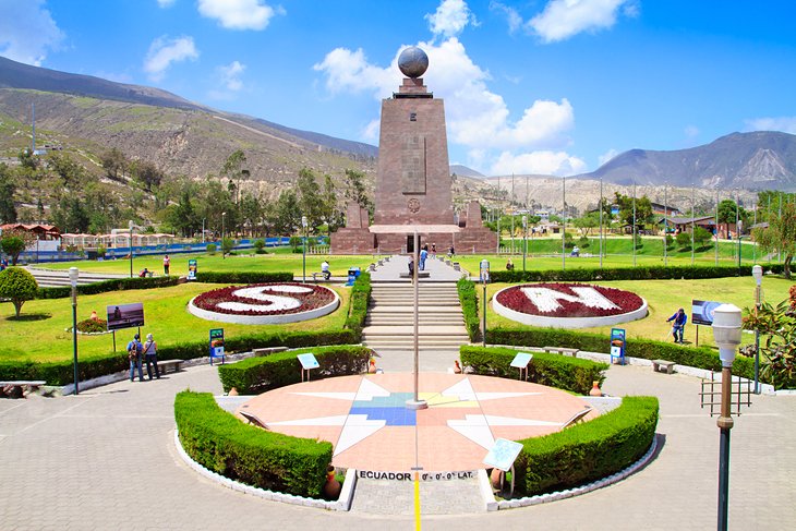 Monument to the Equator