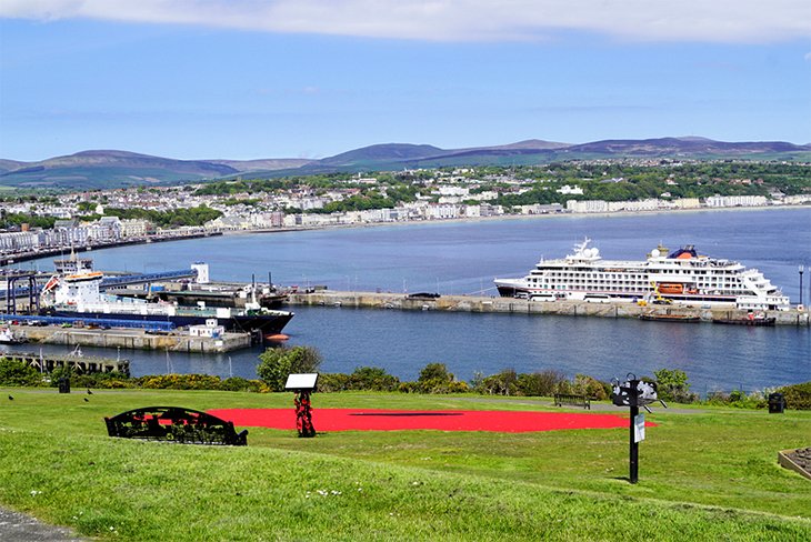 Park with beautiful views over Douglas Bay