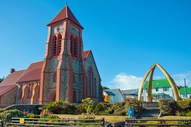 Cathédrale Christ Church et sculpture en fanons de baleine