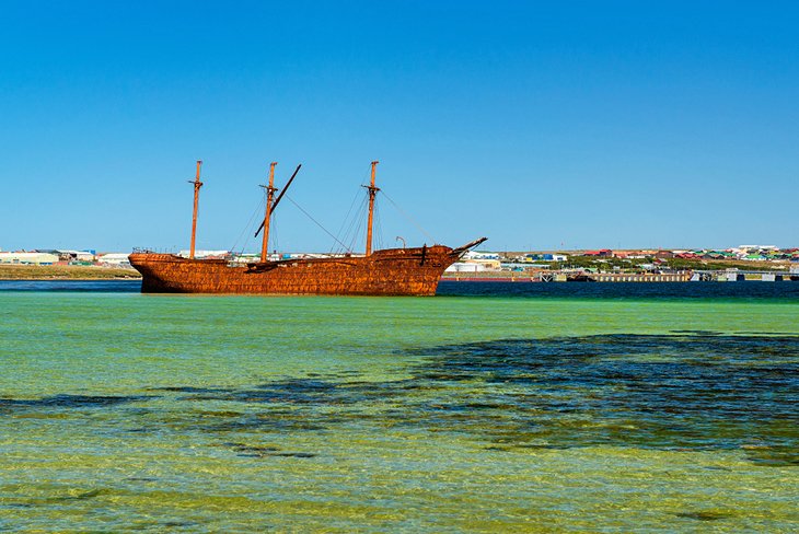 The Lady Elizabeth wreck in Stanley Harbour
