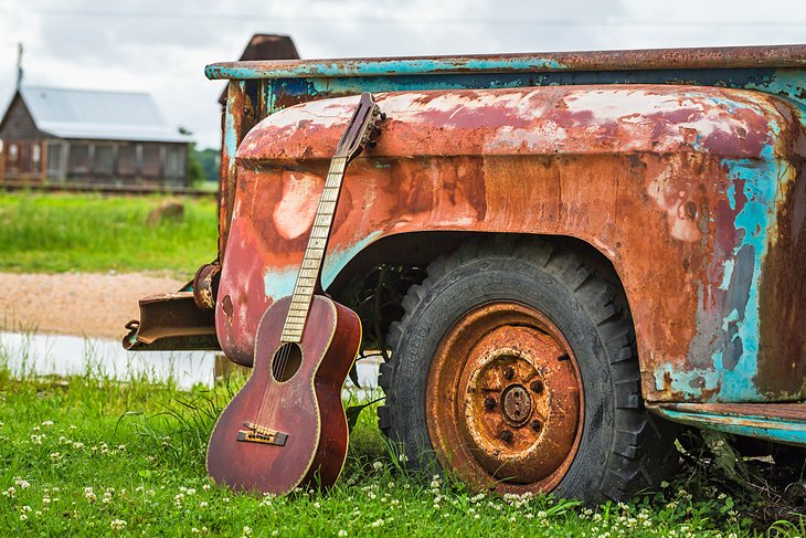 Mississippi backroad scene