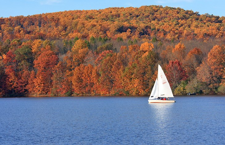 Sailboat on Lake Nockamixon