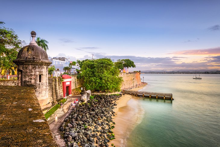 Paseo de la Princesa at sunset