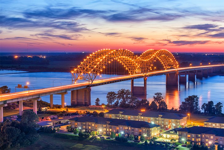 Hernando de Soto Bridge at dusk