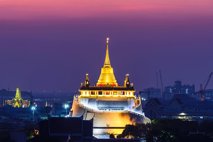 Wat Saket at dusk