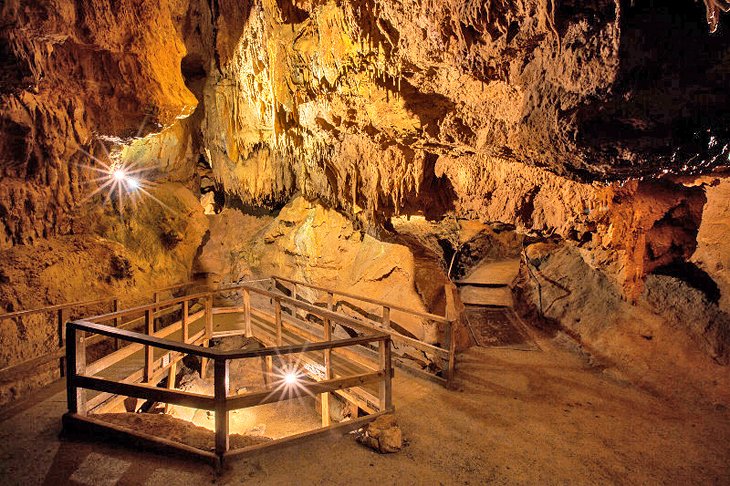 Natural Bridge Caverns