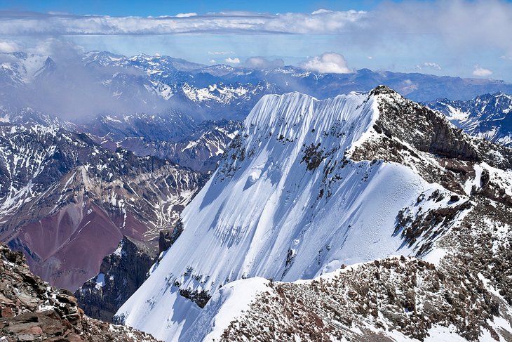 Vista de la cumbre sur del Aconcaqua desde la cumbre norte