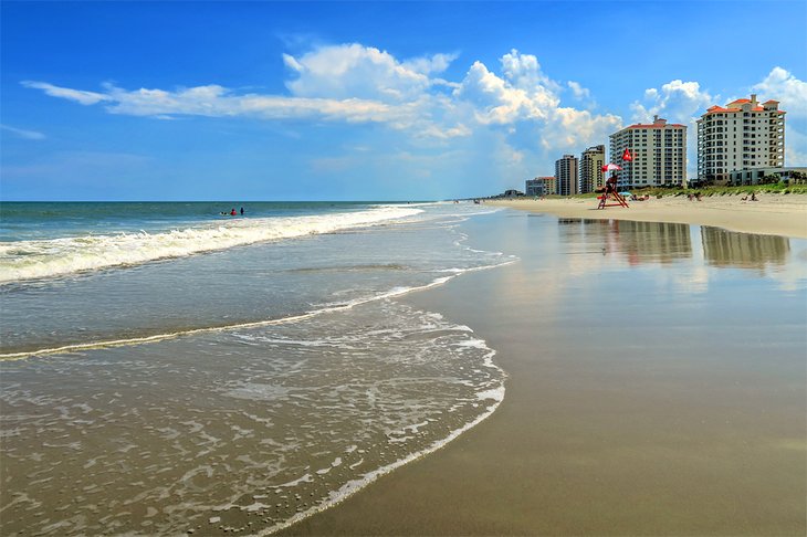 Sunny day at the City of Jacksonville Beach