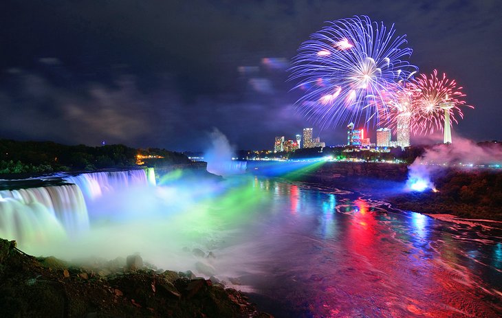 Chutes du Niagara la nuit