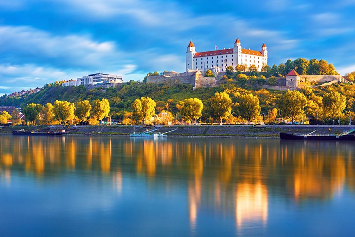 Château de Bratislava et le Danube