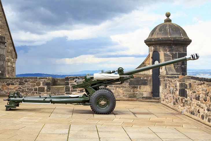 One O'Clock Salute cannon at Edinburgh Castle