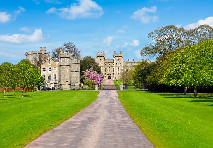 Road up to Windsor Castle