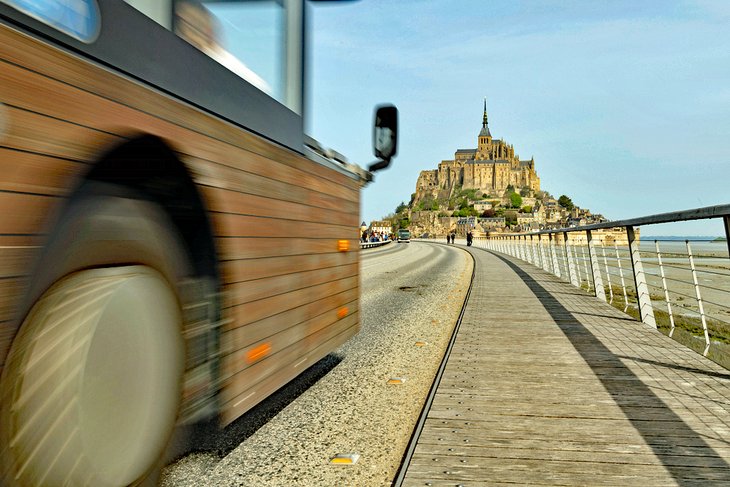 Bus heading to Mont Saint-Michel