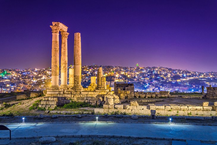 where to go in amman at night