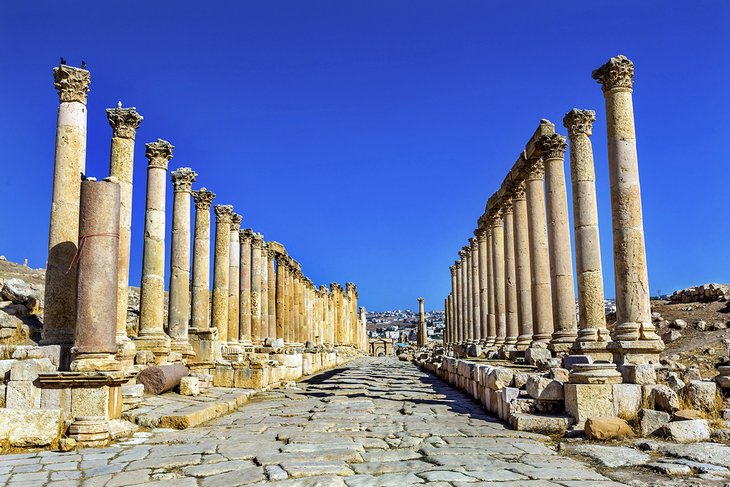 famous sights and interesting facts in jordan