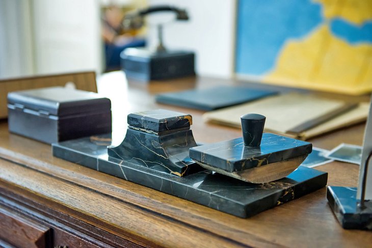 Oskar Schindler's desk at Schindler's Factory