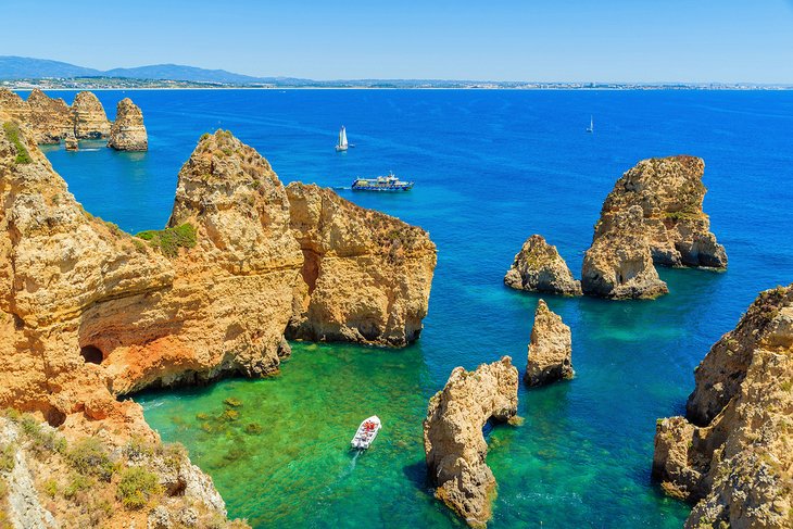 Rock pillars and clear water at Ponta da Piedade