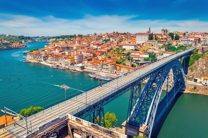 Ponte de Dom Luís I over the Duoro River in Porto