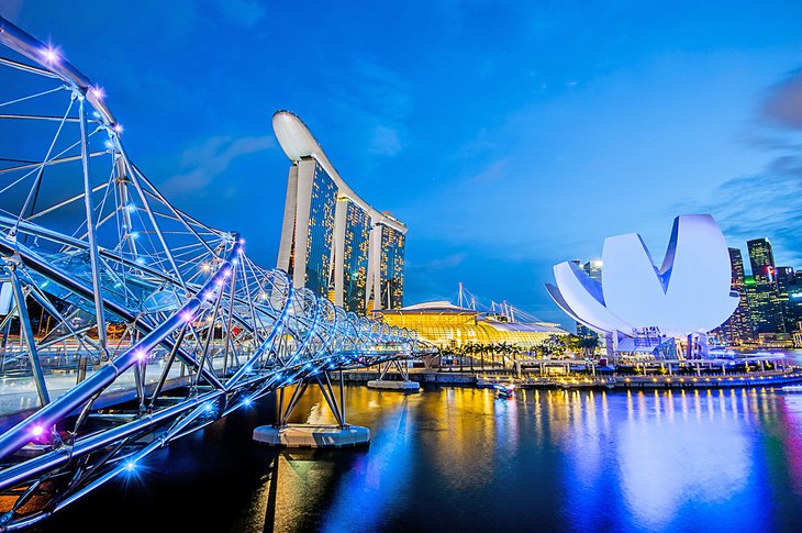 The Helix Bridge at night