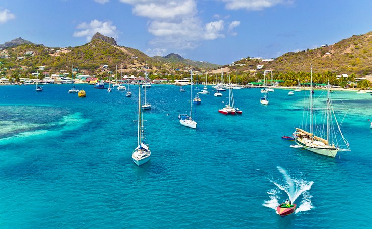 Boats in the water off Union Island