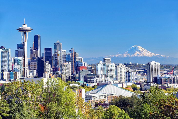 Seattle skyline with Mt. Rainier in the distance