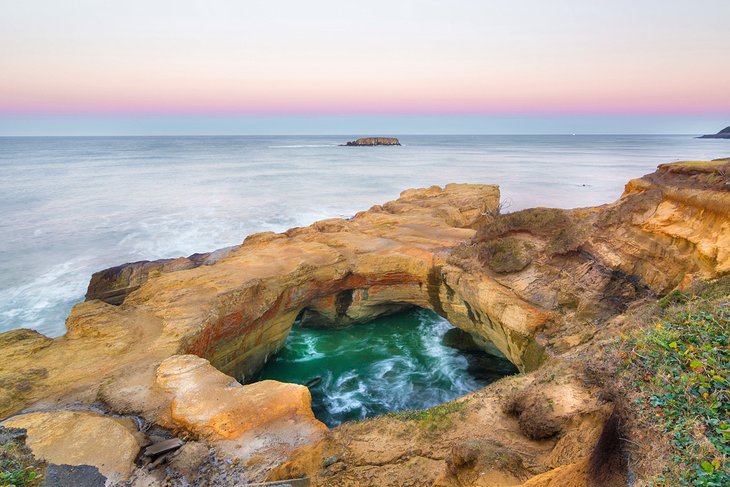 Devil's Punch Bowl State Natural Area