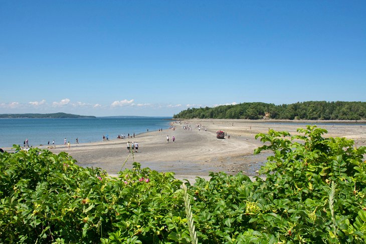 Land bridge to Bar Island