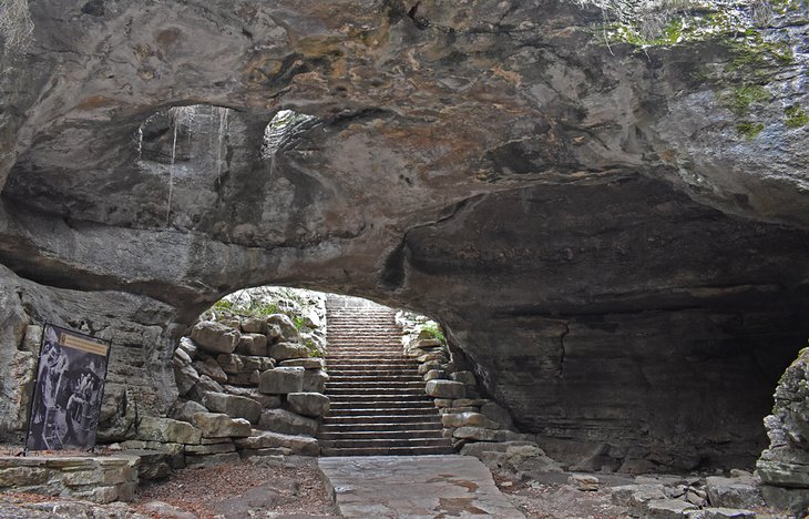 Longhorn Cavern entrance