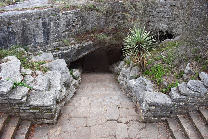 Longhorn Cavern State Park