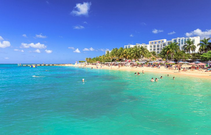 Doctor's Cave Beach in Montego Bay