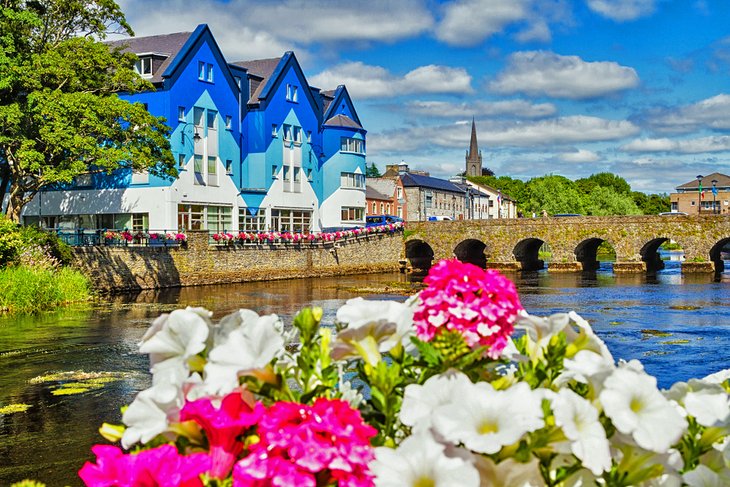 good cities to visit in ireland