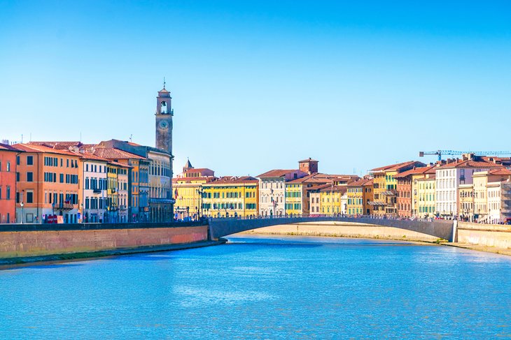 Ponte di Mezzo bridge in Pisa