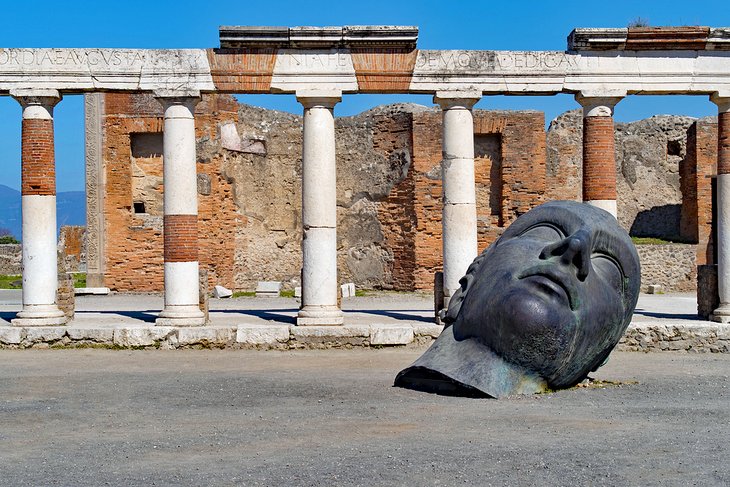 Pompeii ruins