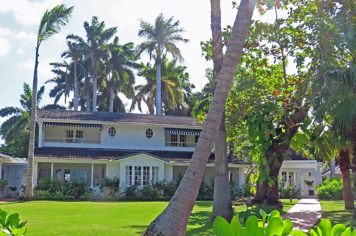 Bond's Cottage No. 10 at Half Moon