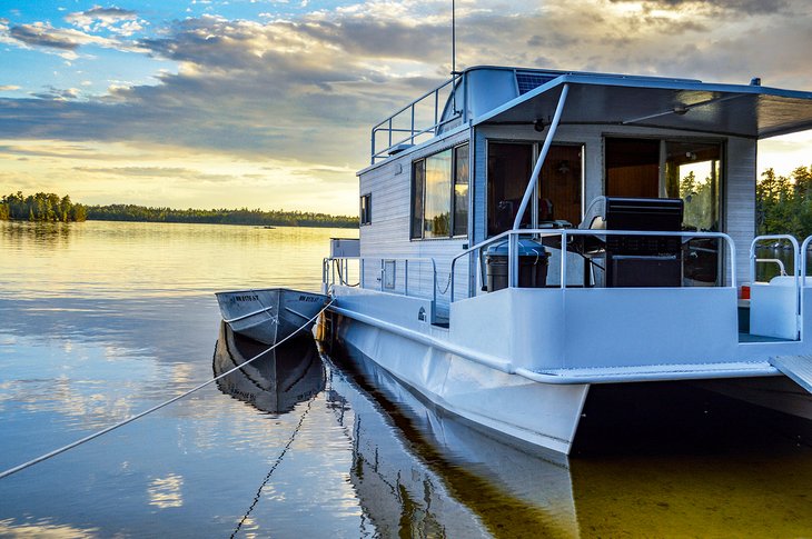 A houseboat in Voyageurs National Park