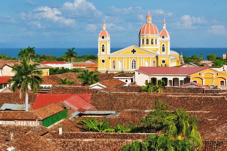 granada nicaragua tourist