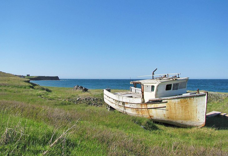 Abandoned ship on Île d'Entrée